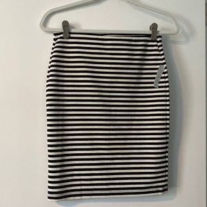 Old Navy Striped Pencil Skirt